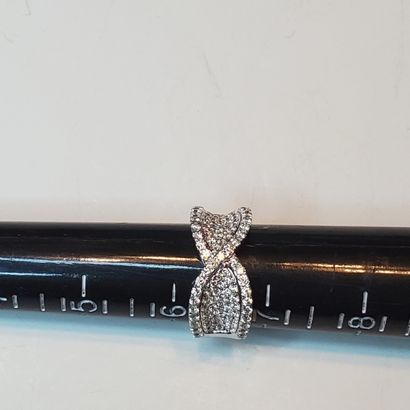 Beautiful design 14K white gold diamond ring - Picture 6 of 11